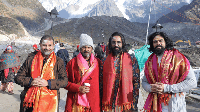 mohan-babu-and-vishnu-manchu-kick-off-spiritual-journey-to-visit-12-jyotirlingas-for-kannappa