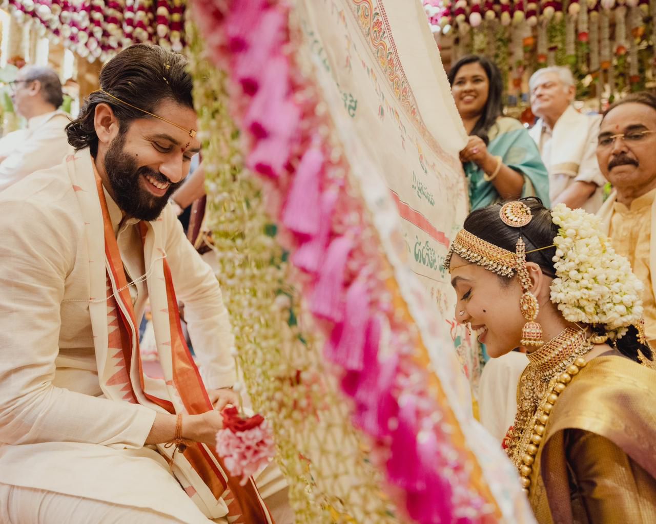 naga-chaitanya-and-sobhita-dhulipala-celebrate-their-traditional-telugu-wedding