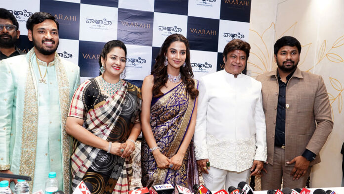 nandamuri-balakrishna-joins-the-grand-launch-of-vaarahi-silks