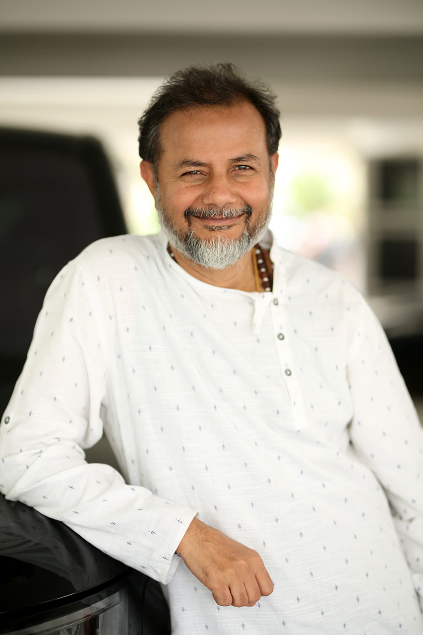 mohan-babu-hugged-me-after-watching-kannappa-director-mukesh-kumar-singh