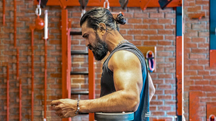 ram-charan-turns-beast-mode-on-for-peddis-crucial-schedule