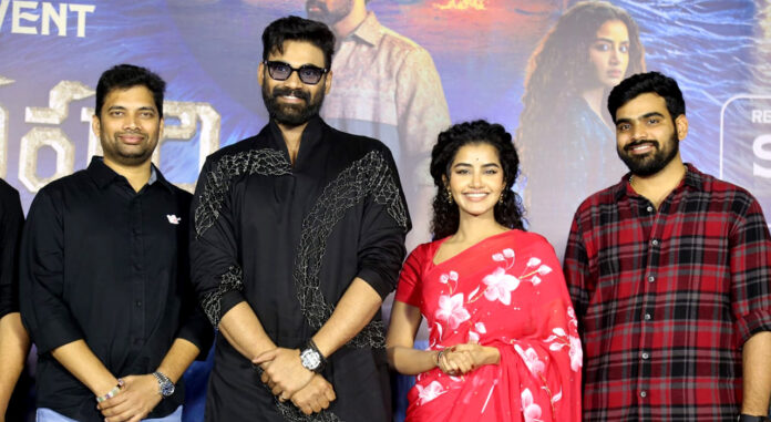 bellamkonda-anupama-stun-in-spooky-kishkindhapuri-trailer