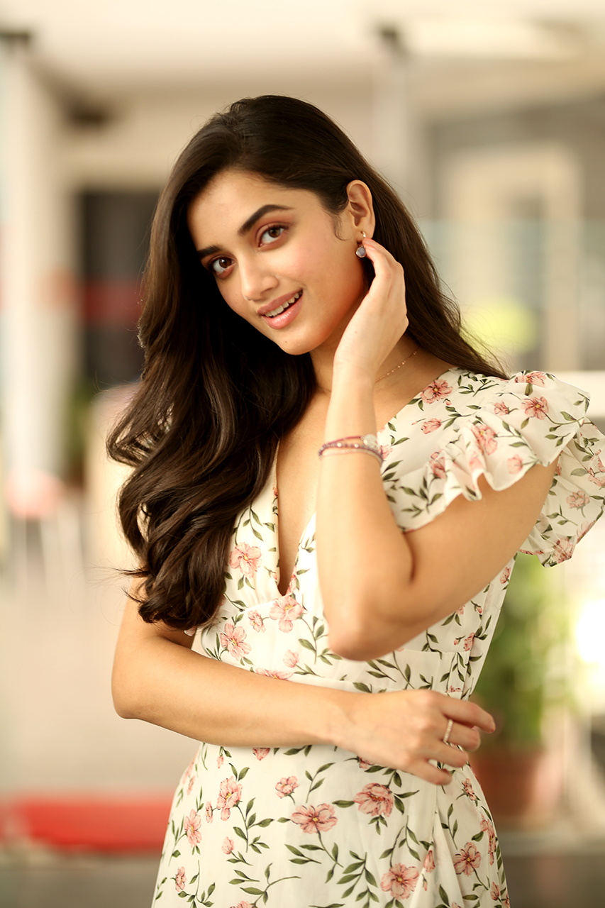 mahalakshmi-in-andhra-king-taluqa-is-the-most-special-role-of-my-career-bhagyashree-borse.