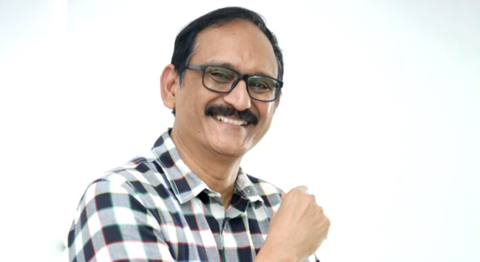 eesha-will-shock-audiences-says-director-srinivas-manne