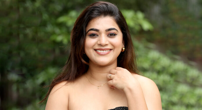 yamini-bhaskar-shines-as-a-strong-independent-woman-in-psych-siddharth