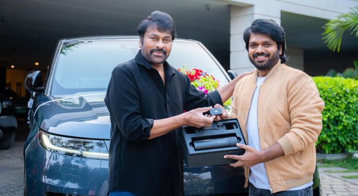 chiranjeevis-mega-gesture-presents-a-range-rover-sport-to-anil-ravipudi