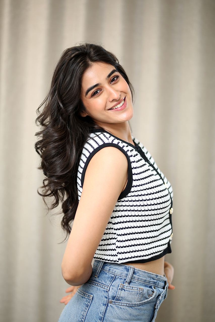 nari-nari-naduma-murari-is-a-complete-family-fun-entertainer-sakshi-vaidya