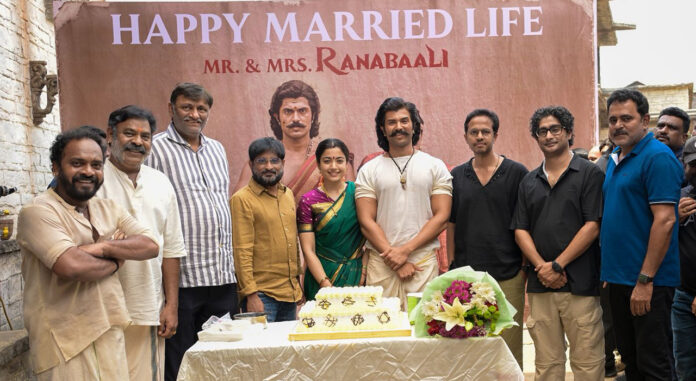 ranabaali-team-celebrates-newlywed-vijay-rashmika