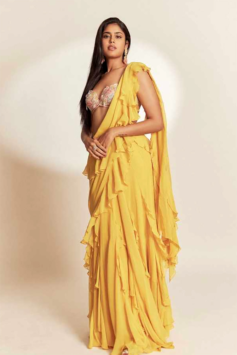 Faria Abdullah Radiates Sunshine Elegance In Stunning,