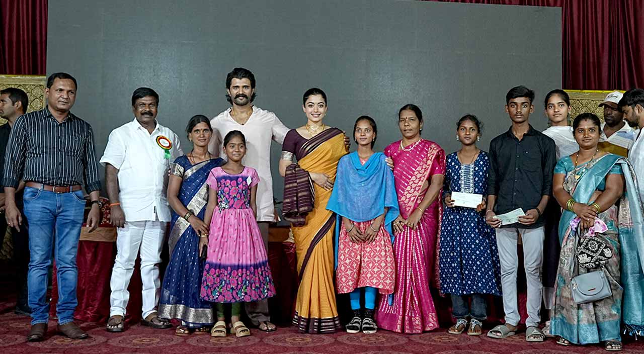 180 Students Receive Scholarships from Vijay Deverakonda Foundation 180 Students Receive Scholarships from Vijay Deverakonda Foundation
