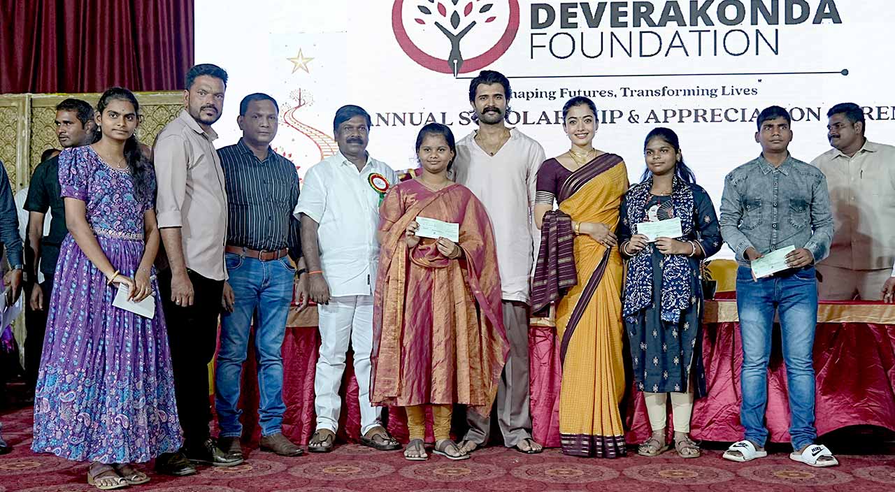 180 Students Receive Scholarships from Vijay Deverakonda Foundation