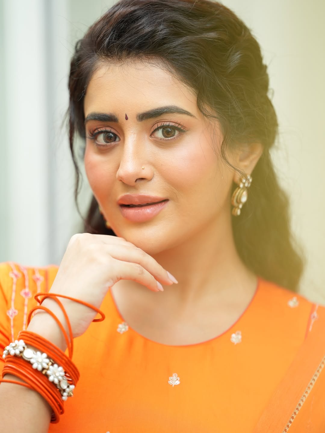 Rashi Singh's Playful Orange Look Wins Hearts!