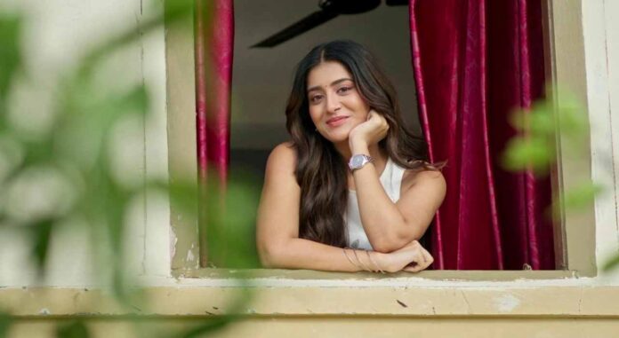 Rashi Singh Shines in Gossip Song Sippu Sippu