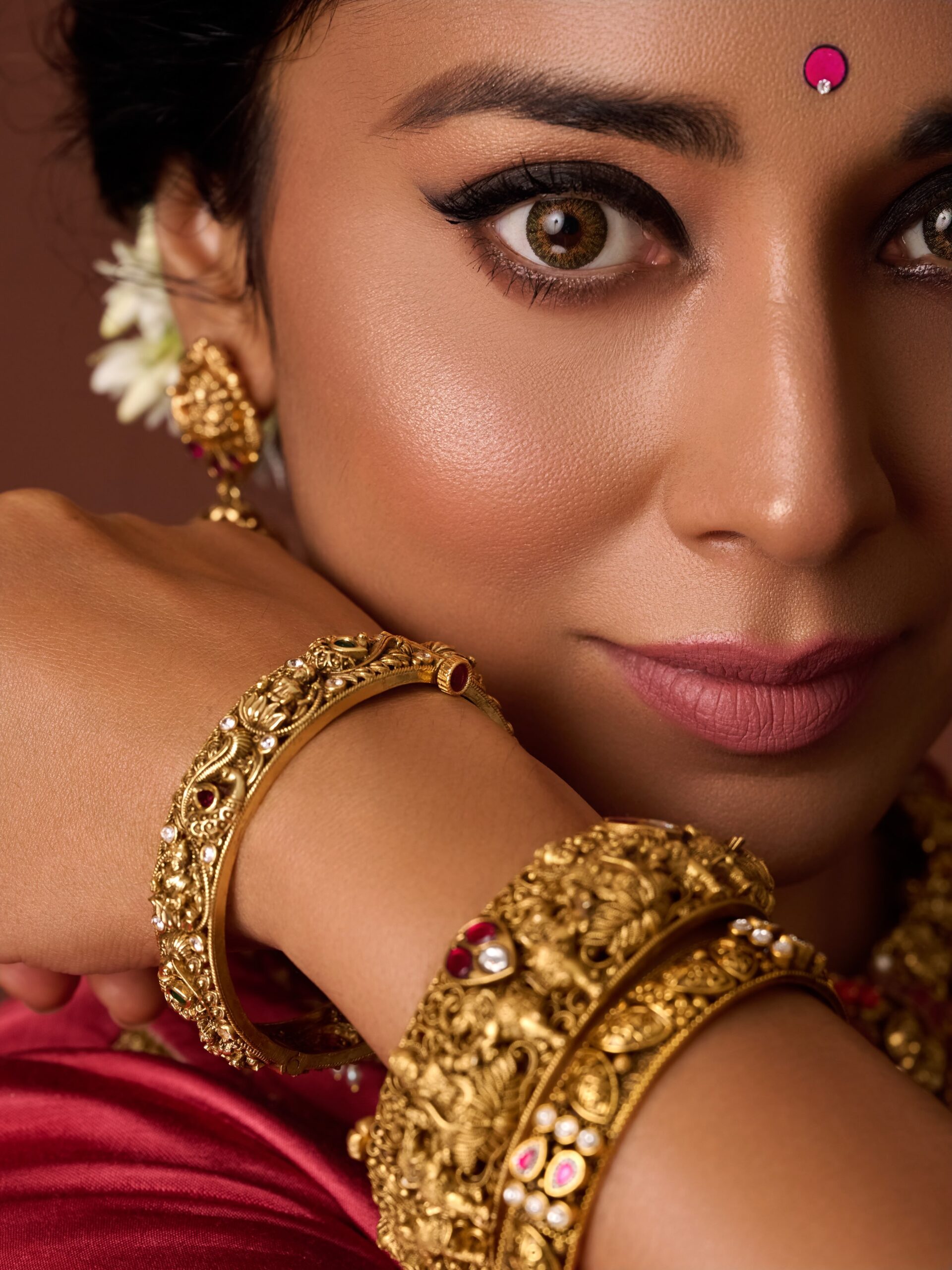 Shriya Saran's Royal Look Steals the Spotlight