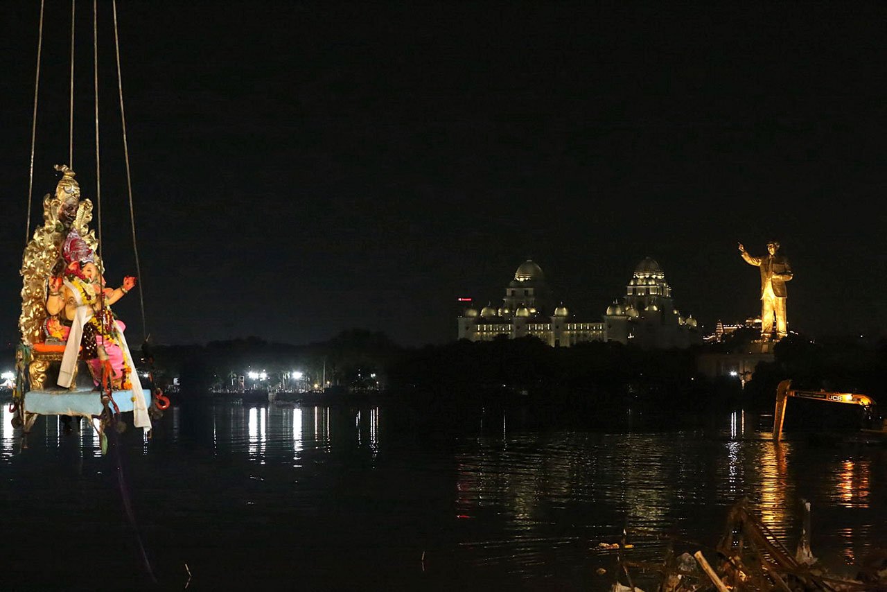 72nd Khairatabad Ganesh Nimajjanam Concludes Smoothly as Thousands Gather at NTR Marg