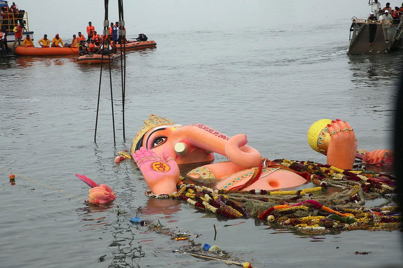 72nd Khairatabad Ganesh Nimajjanam Concludes Smoothly as Thousands Gather at NTR Marg