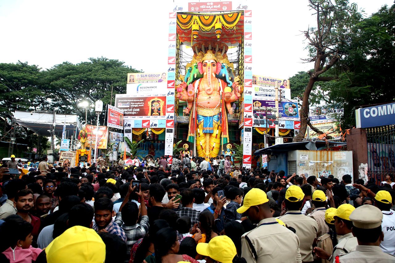 69-Ft Khairatabad Ganesh Steals the Spotlight